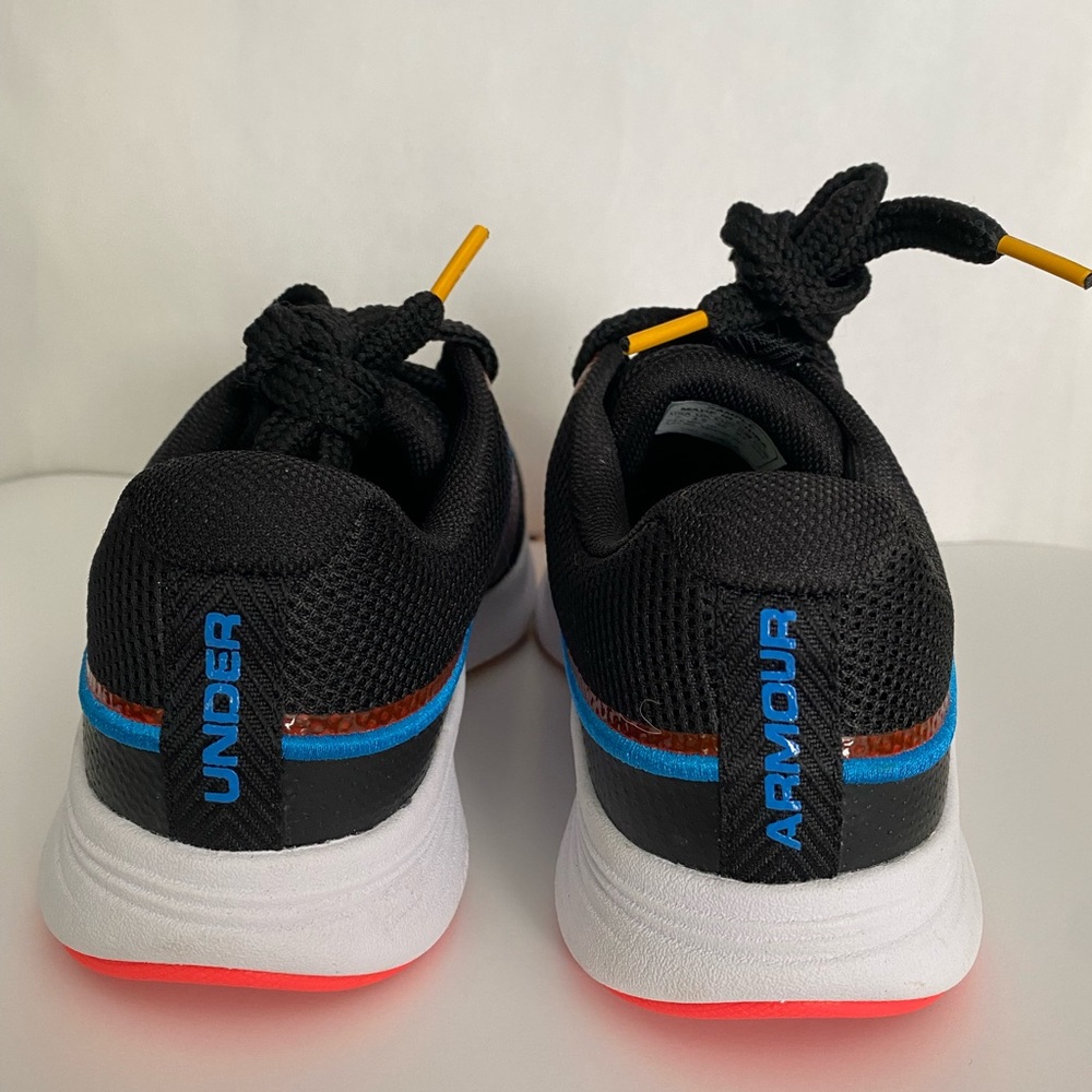 Under Armour black sneakers NWOT - Picture 2 of 5
